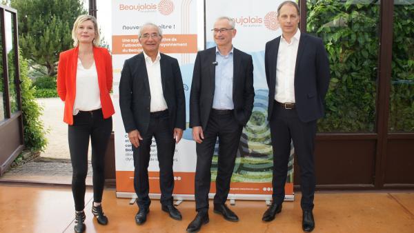 Aurélia Colin, déléguée générale de Beaujolais Attractivité, aux côtés de Philippe Bardet,  président d'InterBeaujolais, Denis Garnier, président de la CCI et de l’office de tourisme, et Pascal Ronzière, président du syndicat mixte du Beaujolais.