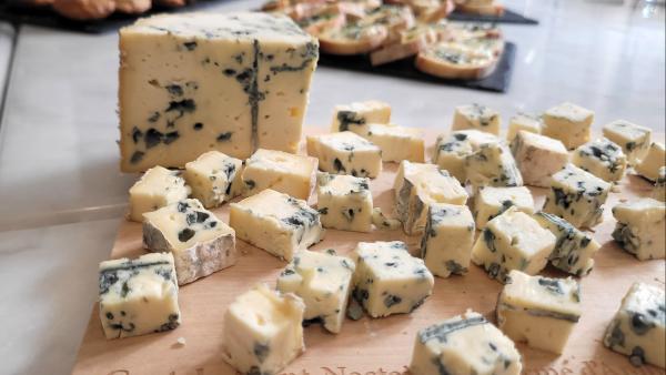 L'export représente environ 20 % des débouchés du Bleu d'Auvergne.