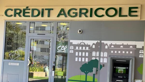 Une des 131 agences du Crédit Agricole Loire Haute-Loire qui annonce la fermeture de 25 agences.