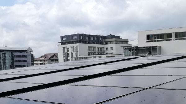 Créée début 2019, la coopérative exploite, depuis mai 2019, la centrale photovoltaïque implantée sur le toit du CAUE74.