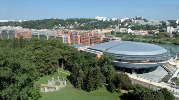 Le tourisme d'affaires continue de peser à Lyon, représentant plus de 60 % des nuitées.