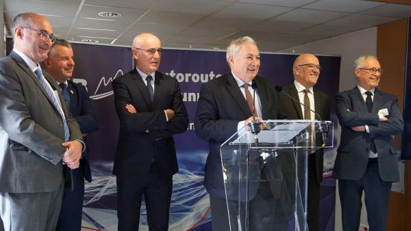 e à droite Philippe Redoulez, Martial Saddier, Thierry Repentin, Pierre Lambert, Christian Monteil et Claude Haegi