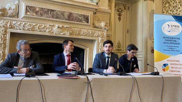 De g. à d. : Guy Babolat (Udes Aura), Sylvain Pelleteret (secrétaire général adjoint aux affaires régionales à la préfecture d’Auvergne-Rhône-Alpes), Maxime Baduel (délégué ministériel), Nicolas Planchon (Cress Aura)