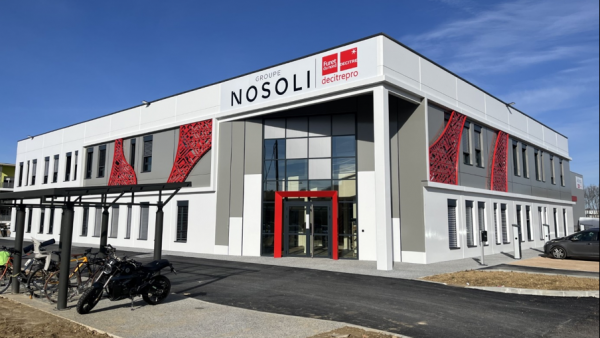 Le nouveau siège de Decitre (Groupe Nosoli)  à Saint-Priest.