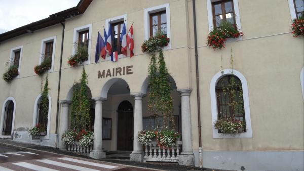 Les élus de Courchevel ont voté en faveur de la création d'une SEML qui pourrait être candidate à la gestion du domaine skiable.