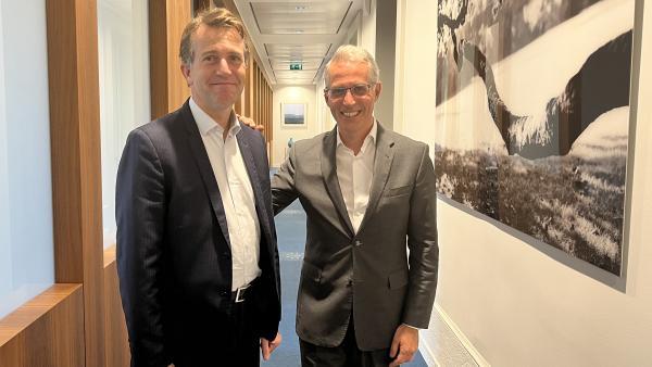 Nicolas Durieux (Corporate Finance) et Robert Clément, directeur Groupe Edmond de Rothschild Lyon, dans les bureaux lyonnais..