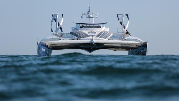 catamaran Energy Observer brefeco.com