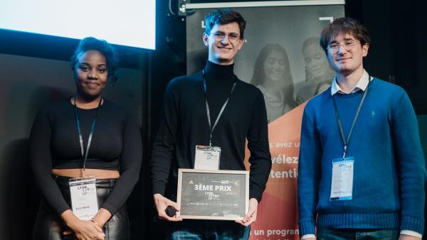 Alexandre Cartier et Félix Balmonet ont reçu le troisième prix (5.000 euros) lors de la finale de Lyon Start Up.