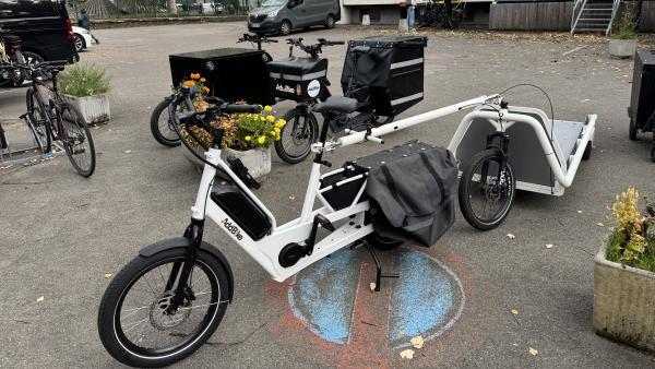 Différents vélos-cargos utilisés par des entreprises du Rhône lors de ce mois d’expérimentation.