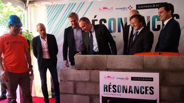Michel Le Faou, Vice président de la Métropole de Lyon délégué à l’urbanisme a posé la première pierre de Résonances