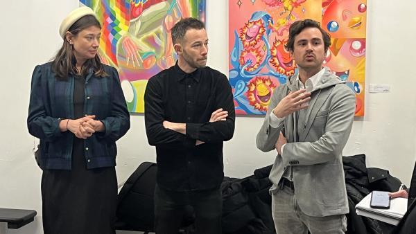Orbiane Wolff et Maxime Cadel (cofondateurs Lieux Solides) avec Yohann Patet (directeur général du groupe em2c).