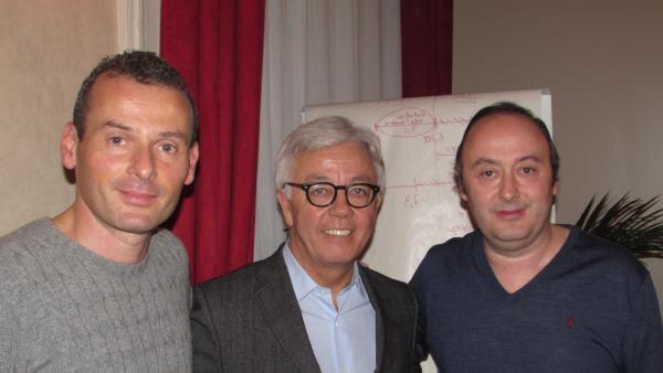Michel Dinh, entouré de Stéphane et de Laurent Abitbol, brefeco.com