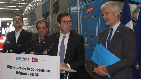 Frédéric Aguilera, vice-président aux Transports du Conseil régional, Christophe Fanichet, président de SNCF Voyageurs, Jean-Pierre Farandou, président du Groupe SNCF et Laurent Wauquiez, président du Conseil régional Auvergne-Rhône-Alpes étaient présents à Vénissieux le 15 février.