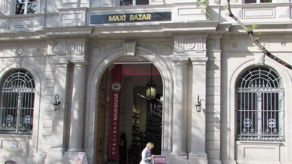 Maxi Bazar a ouvert en lieu et place de l'ancienne Banque de France rue de la République à Lyon.