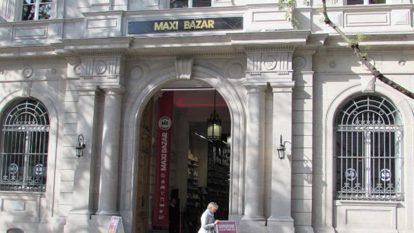 Maxi Bazar a ouvert en lieu et place de l'ancienne Banque de France rue de la République à Lyon.