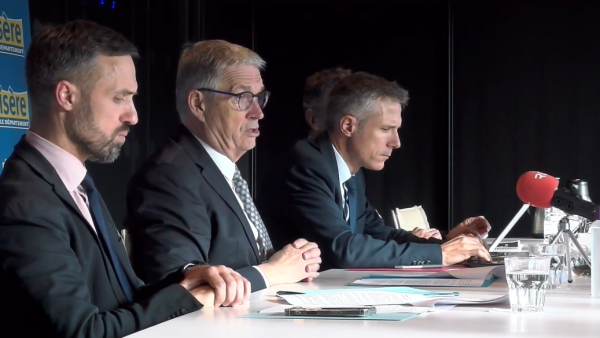 Julien Polat, à gauche, et Jean-Pierre Barbier, au centre, ont présenté le budget prévisionnel du Département de l'Isère.
