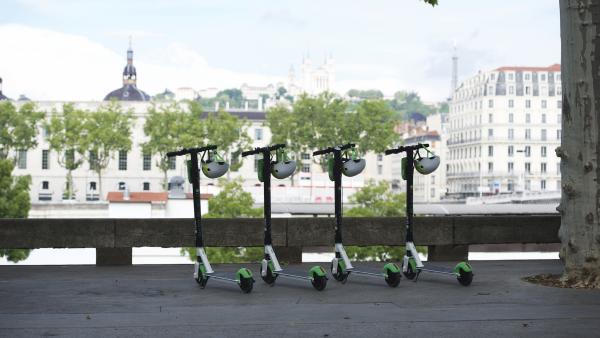Le millier de trottinettes électriques de chez Lime seront régulièrement désinfectés par leurs équipes selon des recommandations sanitaires.