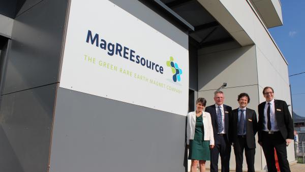 Le management de MagREEsource au complet : Sophie Rivoirard  et Erick Petit accompagnés des deux nouveaux directeurs, Blaise de Charentenay et Luc Aixala.