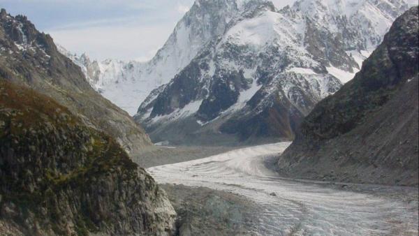 La dégradation des éco-systèmes et le réchauffement climatiques conduisent à repenser l'économie environnementale.