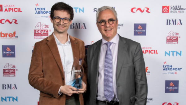 Thomas Lonjaret (MinMaxMedical) avec Didier Bruno (Caisse d'Epargne Rhône Alpes).