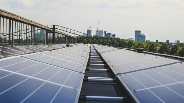 Nepsis propose un plateforme de financement pour les projets de transition énergétique des entreprises.