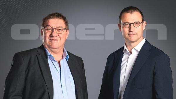 Xavier Omerin (à gauche) passe la main à Pierre Sanvoisin entré dans le groupe il y a 26 ans