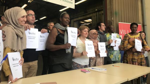 Territoire zéro chômeur : 12 personnes signent un CDI dans le quartier La Plaine-Santy, à Lyon