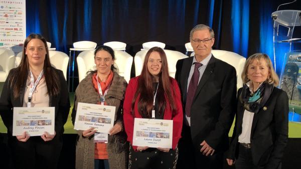 Trois étudiantes distinguées par le prix "femmes et technologies"