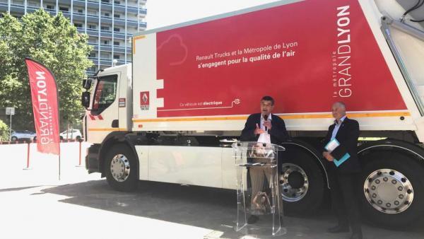 Renault Trucks et la Métropole de Lyon inaugurent un véhicule de collecte des déchets 100 % électrique