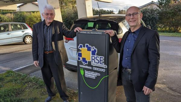 Jean-Marc Georges (à gauche), le directeur général de RSE, et Éric Bernal, le responsable technique de l'entreprise.