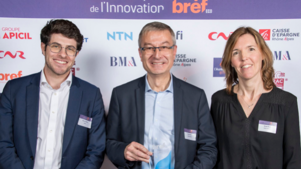 Matthieu Schaller (BM&A) avec Philippe Espinard et Séverine Basque de Serge Ferrari.