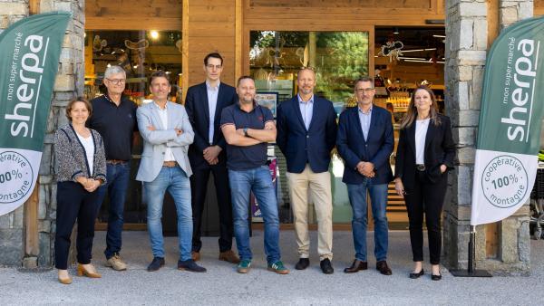 Les principaux dirigeants des enseignes Casino et Sherpa.