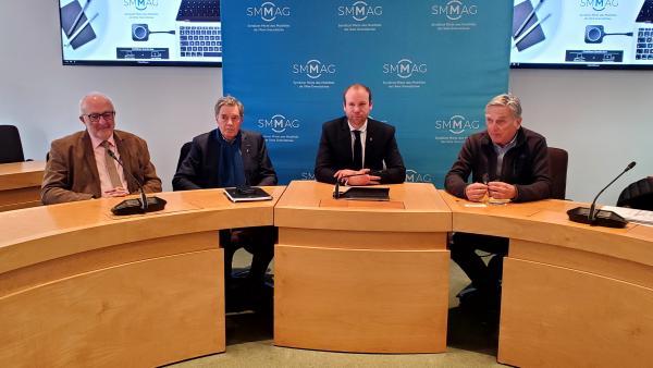 Le Smmag a voté pour l'intégration de la Communauté de communes du massif du Vercors dans ses rangs. De gauche à droite : Bruno Cattin, président du Pays voironnais, Henri Baile, président du Grésivaudan, Sylvain Laval, président du Smmag et Pierre Weick, vice-président de la Communauté de communes du massif du Vercors.
