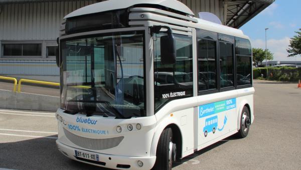 Saint-Bonnet-de-Mure lance sa navette 100 % électrique