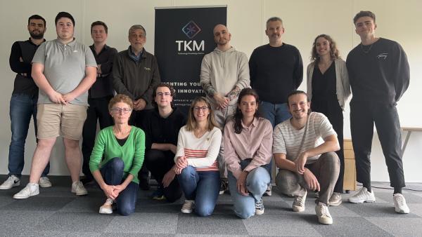 TKM capitalise sur l'intégration de Skopai afin de promouvoir son expertise dans l'intelligence économique et technologique au service des entreprises.