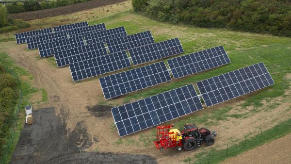 L'expérimentation est menée sur uen parcelle de  0,76 ha. TSE inaugure sa première installation agrivoltaïque du Puy-de-Dôme