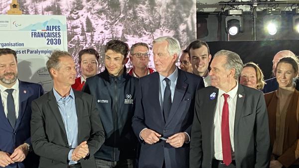De gauche à droite : Fabrice Pannekoucke, Edgar Grospiron, Michel Barnier, Renaud Muselier, Marie-Amélie Lefur (Présidente du Comité Paralympique et Sportif Français)