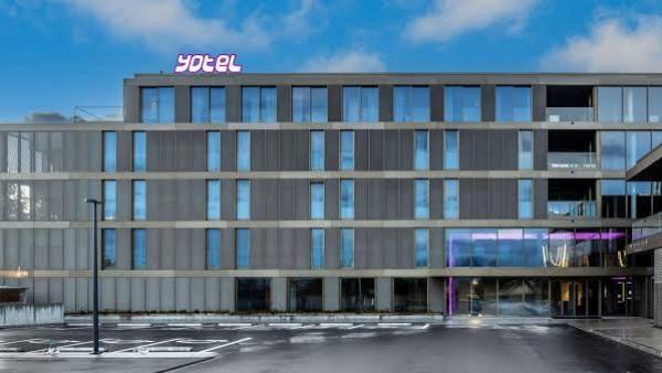 Le Yotel Geneva Lake propose 237 chambres.