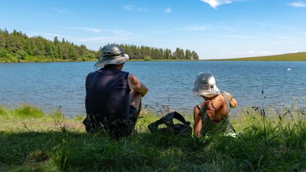 Classé Espace naturel sensible (ENS) depuis 2020, le lac de Servières attire chaque année des milliers de visiteurs.