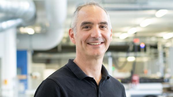 Yannick Veschetti, président et cofondateur d'Heliup, est candidat au Prix EY de la Start-Up de l'Année.